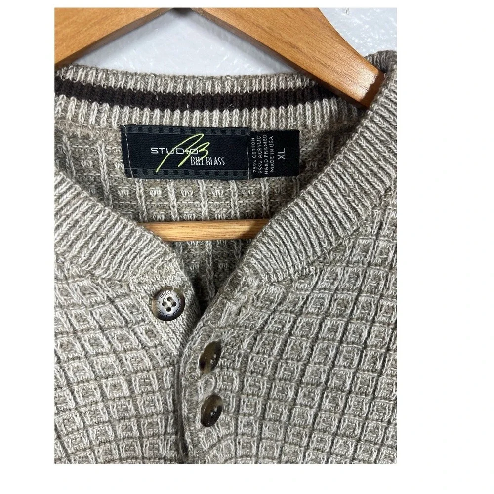 Studio Bill Blass Sweater Men's XL Tan 3D Textured Knit Crewneck‎ Button Vintage
